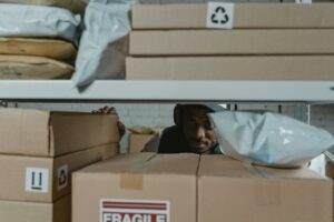 Achetez des colis perdus et laissez-vous surprendre par des trouvailles comme celles-ci.